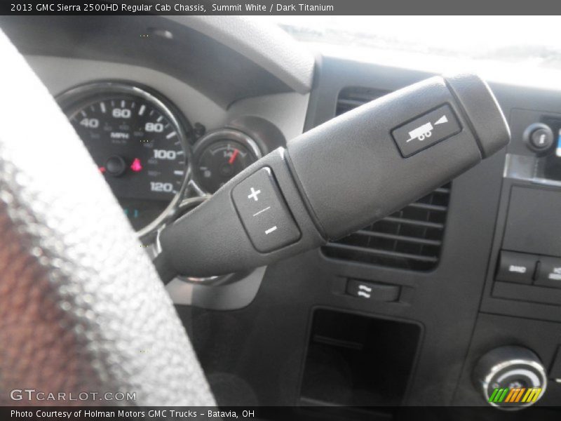 Summit White / Dark Titanium 2013 GMC Sierra 2500HD Regular Cab Chassis