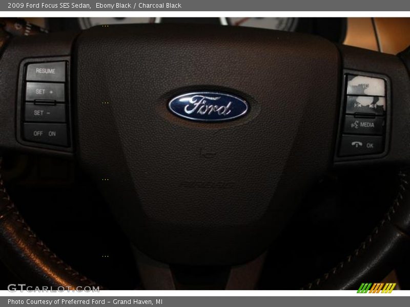 Ebony Black / Charcoal Black 2009 Ford Focus SES Sedan