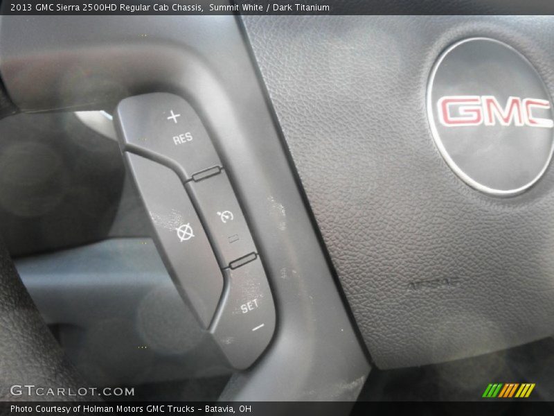 Summit White / Dark Titanium 2013 GMC Sierra 2500HD Regular Cab Chassis