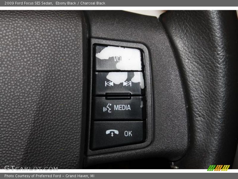 Ebony Black / Charcoal Black 2009 Ford Focus SES Sedan