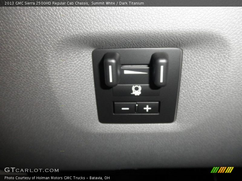 Summit White / Dark Titanium 2013 GMC Sierra 2500HD Regular Cab Chassis