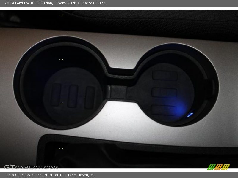 Ebony Black / Charcoal Black 2009 Ford Focus SES Sedan