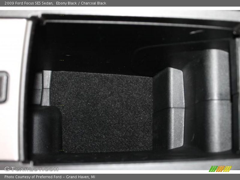 Ebony Black / Charcoal Black 2009 Ford Focus SES Sedan