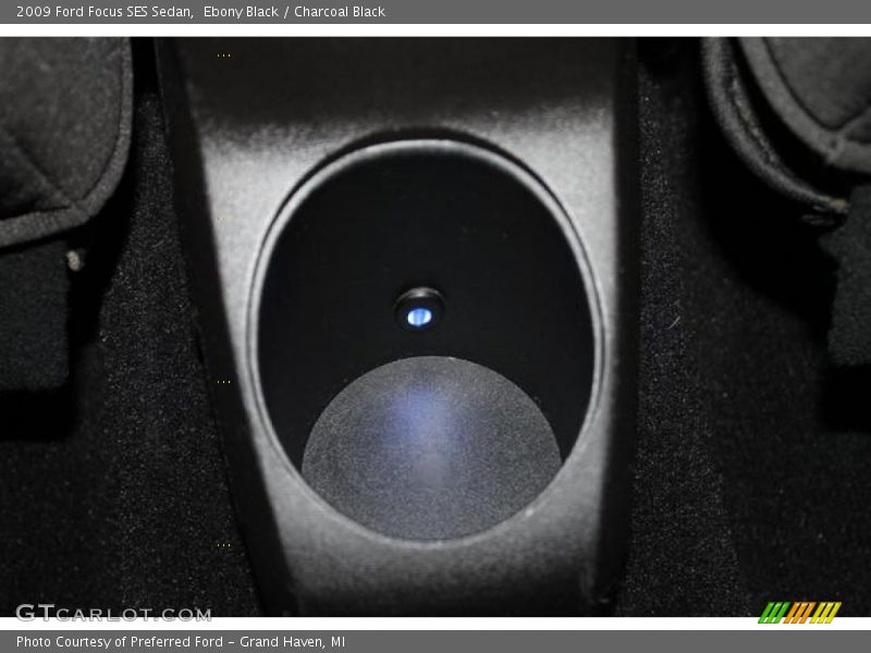 Ebony Black / Charcoal Black 2009 Ford Focus SES Sedan