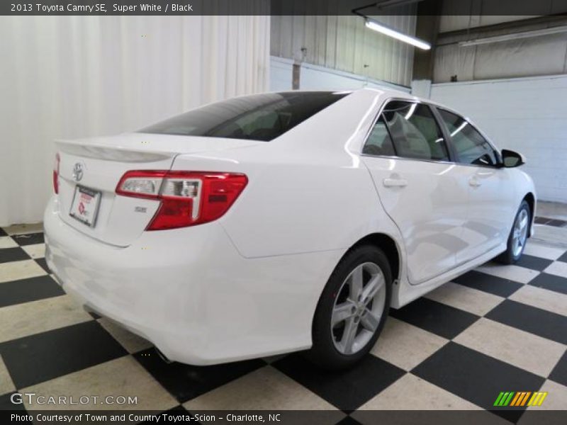 Super White / Black 2013 Toyota Camry SE