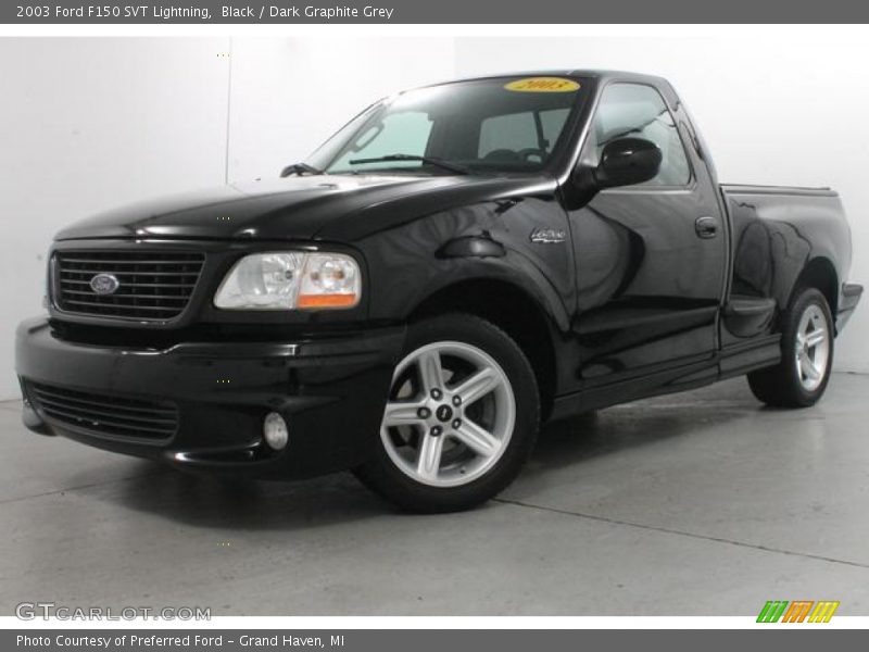 Front 3/4 View of 2003 F150 SVT Lightning