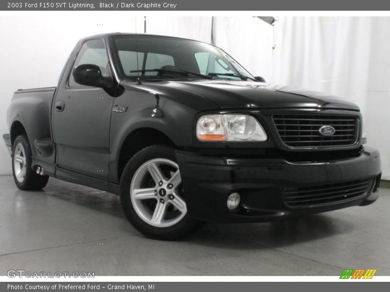 Front 3/4 View of 2003 F150 SVT Lightning