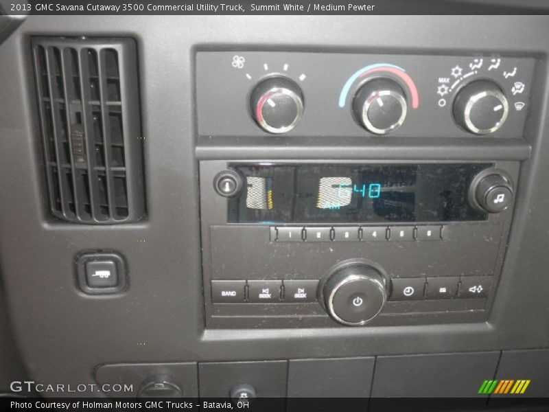 Controls of 2013 Savana Cutaway 3500 Commercial Utility Truck