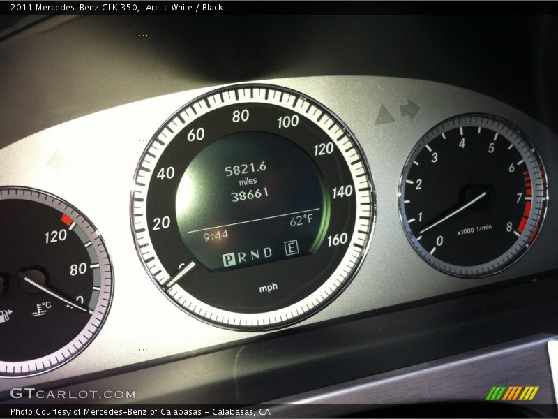 Arctic White / Black 2011 Mercedes-Benz GLK 350