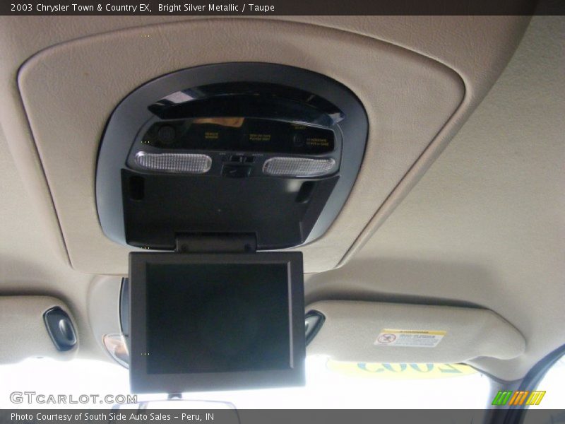 Entertainment System of 2003 Town & Country EX