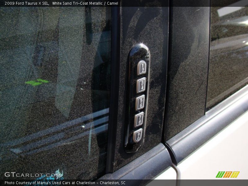 White Sand Tri-Coat Metallic / Camel 2009 Ford Taurus X SEL