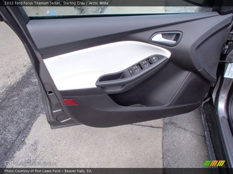 Door Panel of 2013 Focus Titanium Sedan