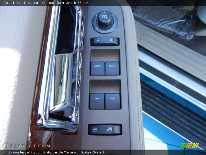 Ingot Silver Metallic / Stone 2011 Lincoln Navigator 4x2