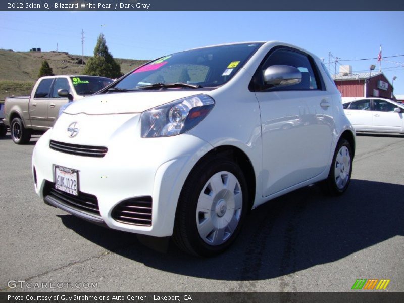 Blizzard White Pearl / Dark Gray 2012 Scion iQ