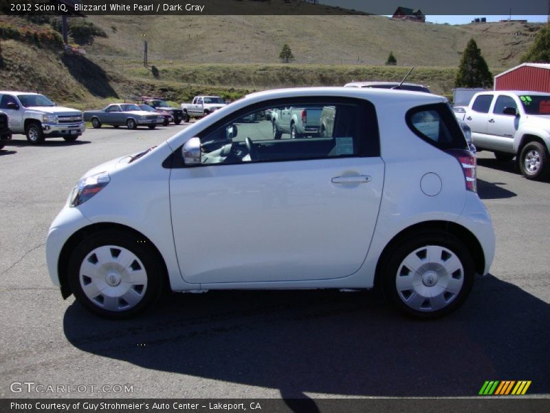 Blizzard White Pearl / Dark Gray 2012 Scion iQ