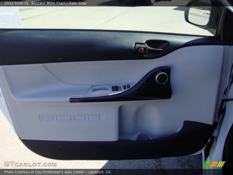 Blizzard White Pearl / Dark Gray 2012 Scion iQ