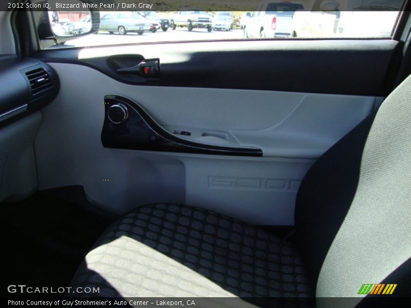 Blizzard White Pearl / Dark Gray 2012 Scion iQ