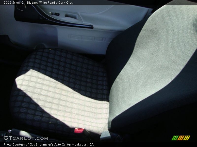 Blizzard White Pearl / Dark Gray 2012 Scion iQ