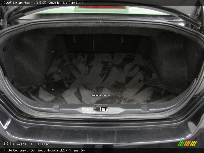 Onyx Black / Cafe Latte 2005 Nissan Maxima 3.5 SE