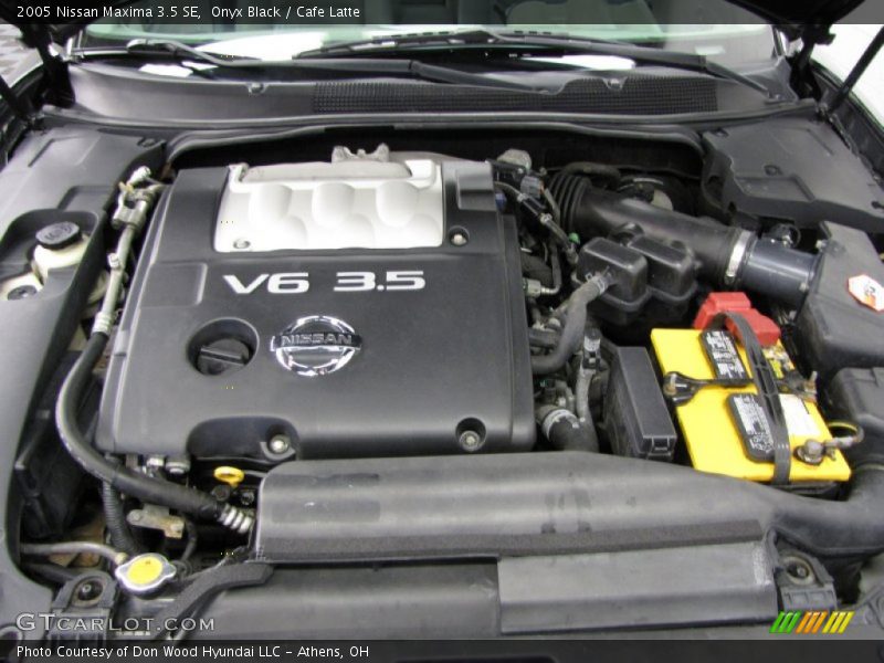 Onyx Black / Cafe Latte 2005 Nissan Maxima 3.5 SE