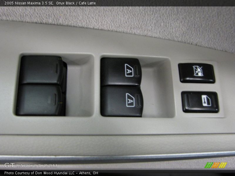 Onyx Black / Cafe Latte 2005 Nissan Maxima 3.5 SE