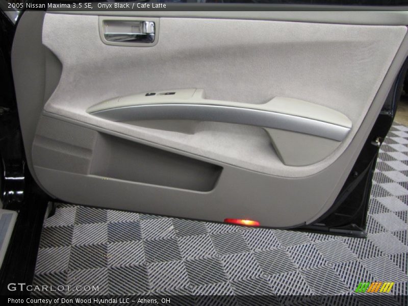Onyx Black / Cafe Latte 2005 Nissan Maxima 3.5 SE