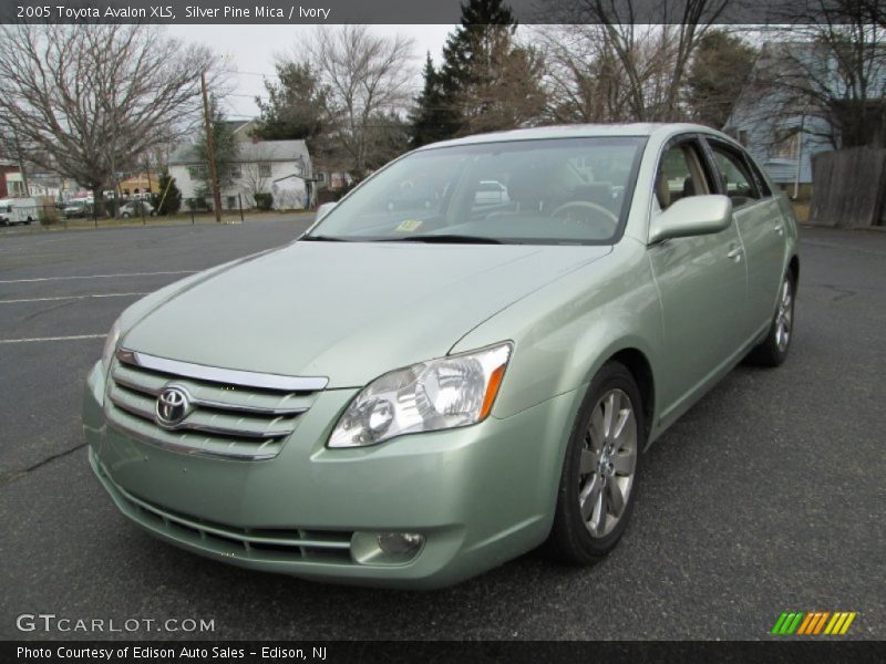 Silver Pine Mica / Ivory 2005 Toyota Avalon XLS