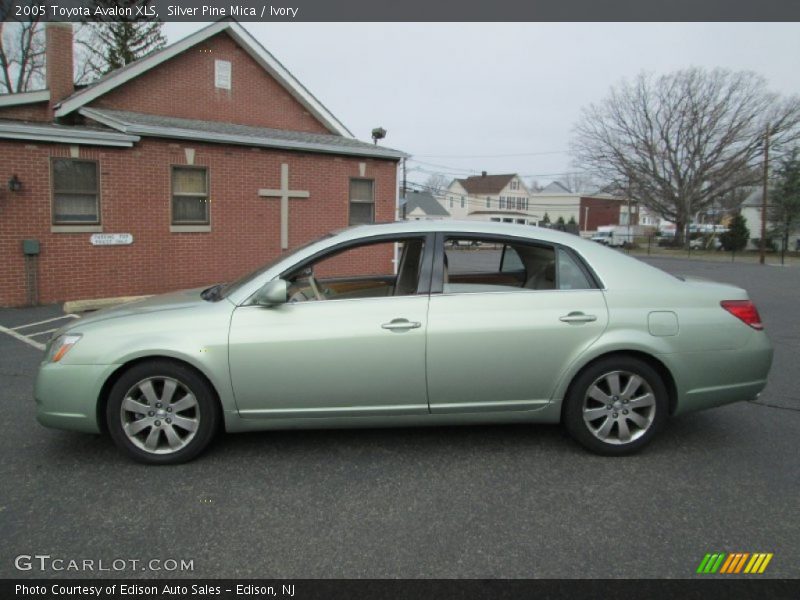 Silver Pine Mica / Ivory 2005 Toyota Avalon XLS