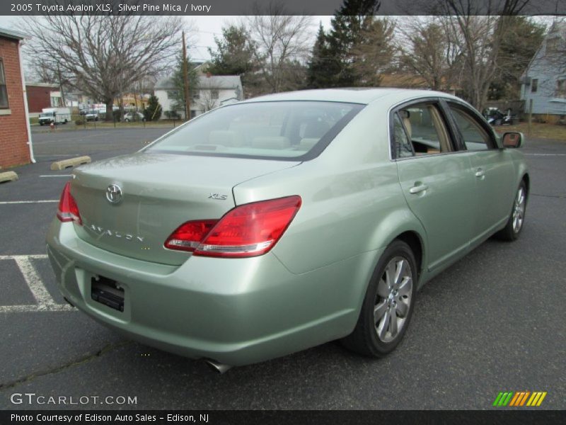 Silver Pine Mica / Ivory 2005 Toyota Avalon XLS