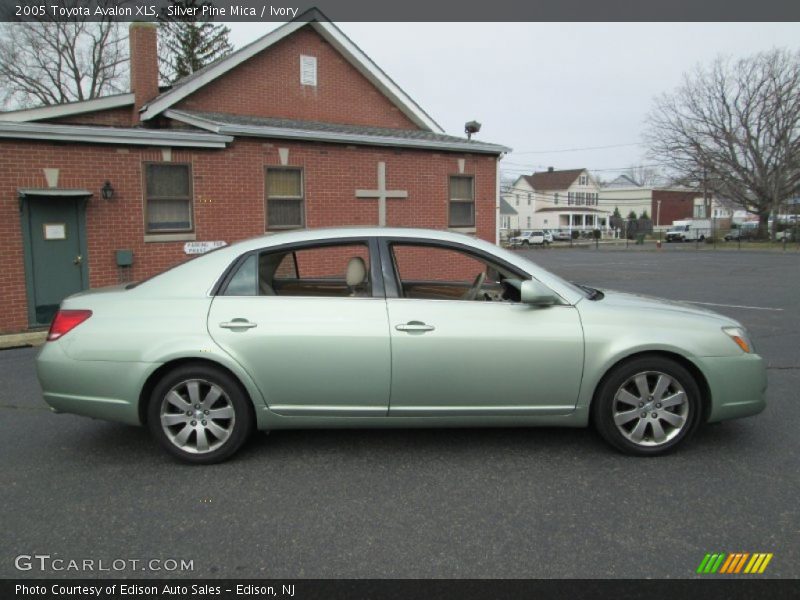 Silver Pine Mica / Ivory 2005 Toyota Avalon XLS