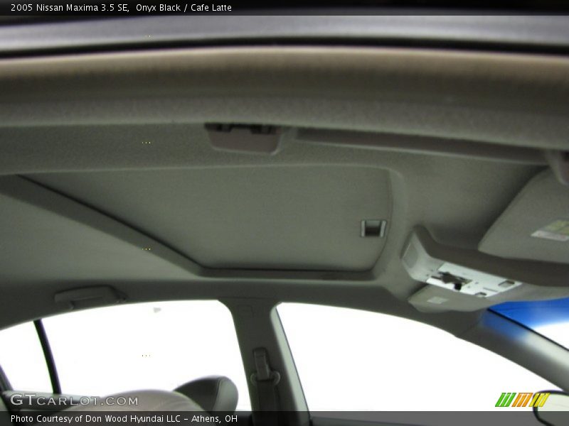 Onyx Black / Cafe Latte 2005 Nissan Maxima 3.5 SE