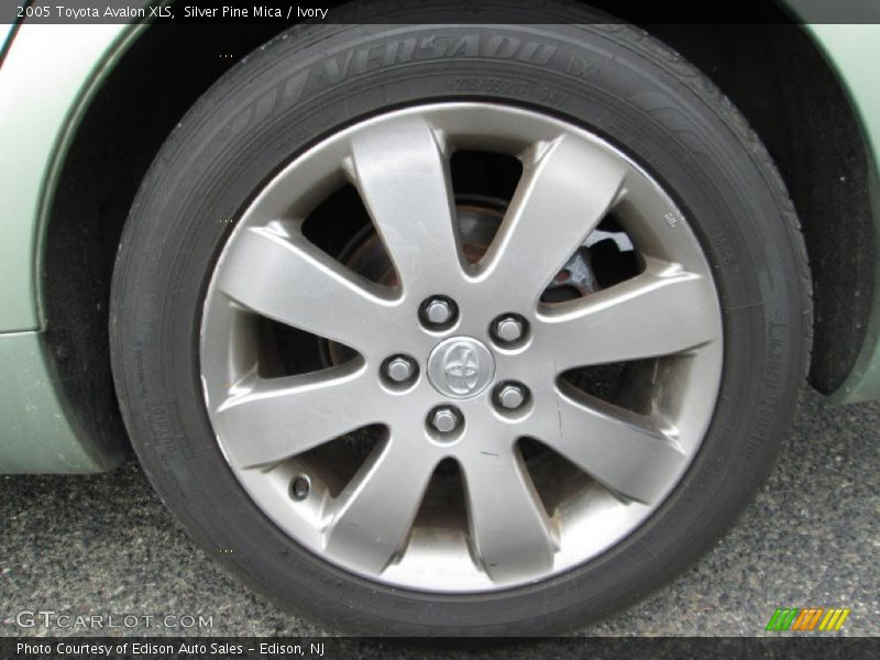  2005 Avalon XLS Wheel