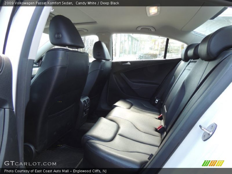 Candy White / Deep Black 2009 Volkswagen Passat Komfort Sedan