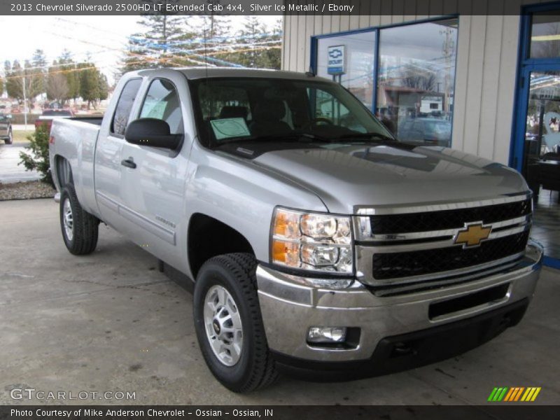 Front 3/4 View of 2013 Silverado 2500HD LT Extended Cab 4x4