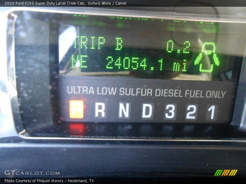 Oxford White / Camel 2010 Ford F250 Super Duty Lariat Crew Cab