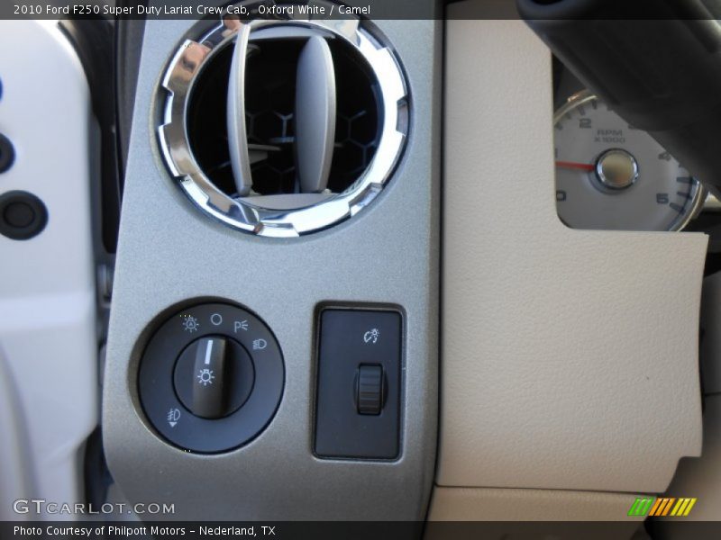 Oxford White / Camel 2010 Ford F250 Super Duty Lariat Crew Cab