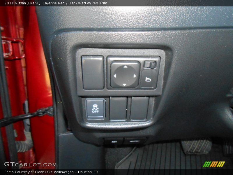 Cayenne Red / Black/Red w/Red Trim 2011 Nissan Juke SL