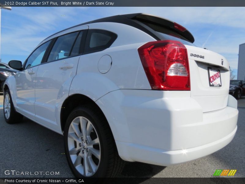 Bright White / Dark Slate Gray 2012 Dodge Caliber SXT Plus
