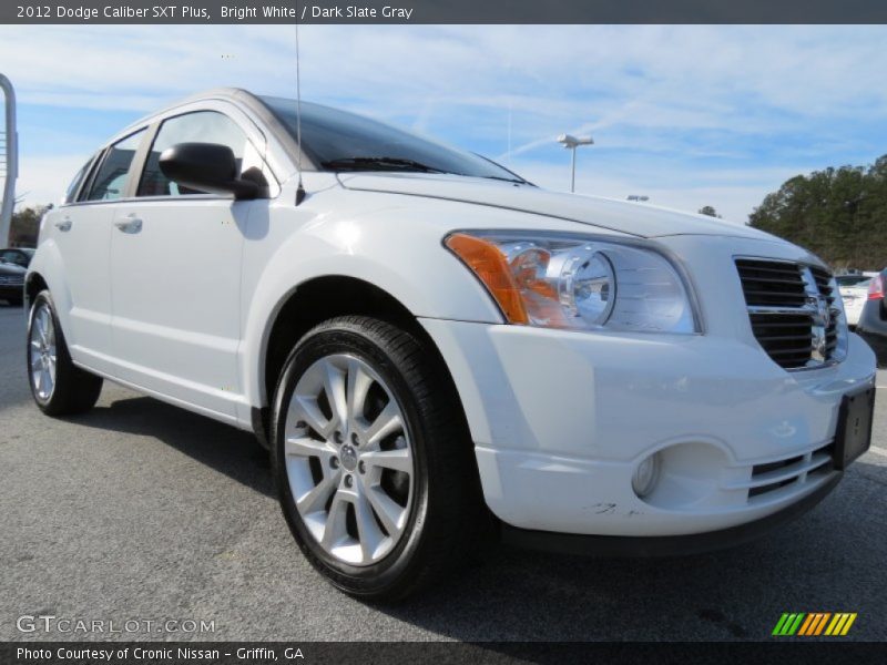Front 3/4 View of 2012 Caliber SXT Plus