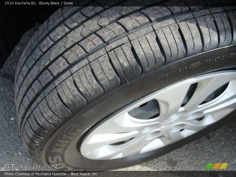 Ebony Black / Stone 2010 Kia Forte EX