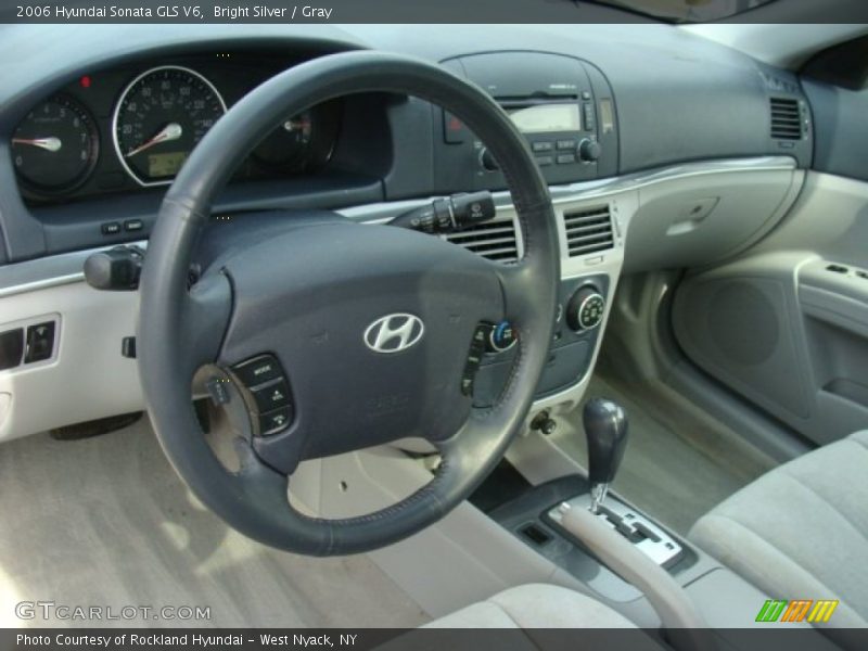 Dashboard of 2006 Sonata GLS V6