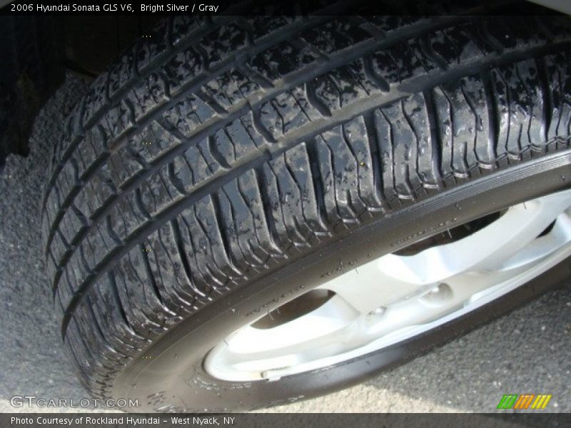 Bright Silver / Gray 2006 Hyundai Sonata GLS V6