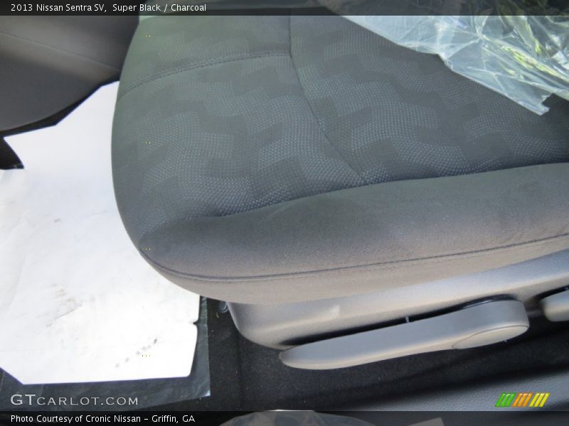Super Black / Charcoal 2013 Nissan Sentra SV