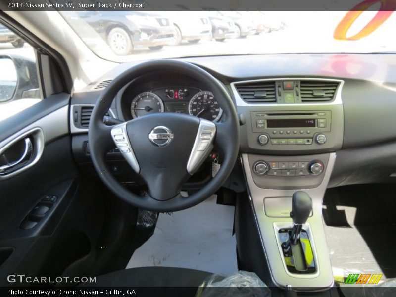 Super Black / Charcoal 2013 Nissan Sentra SV