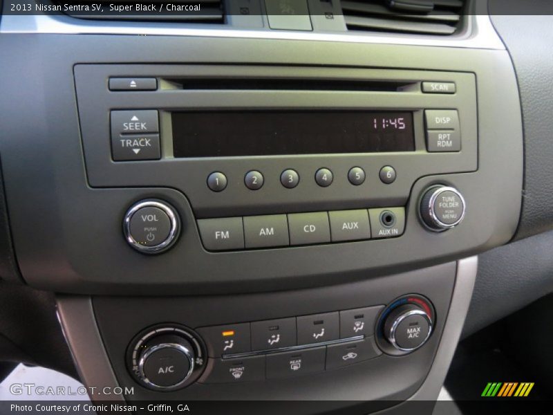 Super Black / Charcoal 2013 Nissan Sentra SV