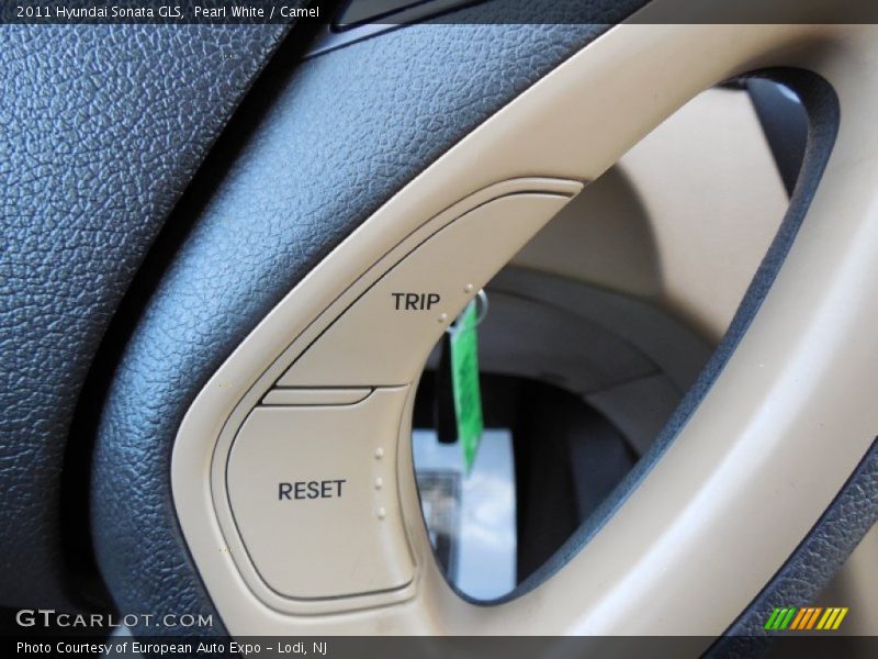 Pearl White / Camel 2011 Hyundai Sonata GLS