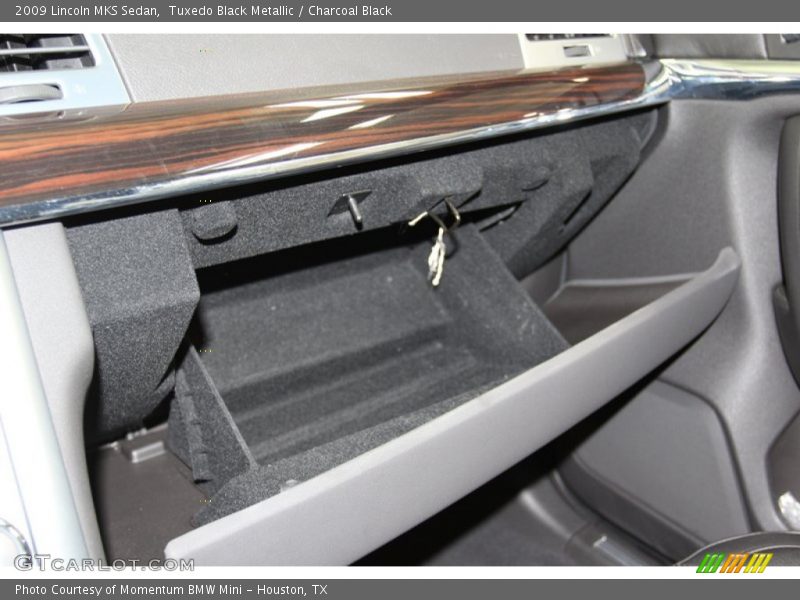 Tuxedo Black Metallic / Charcoal Black 2009 Lincoln MKS Sedan