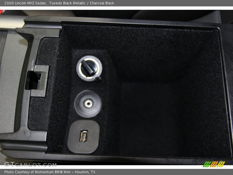 Tuxedo Black Metallic / Charcoal Black 2009 Lincoln MKS Sedan