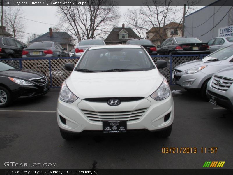 Cotton White / Taupe 2011 Hyundai Tucson GL