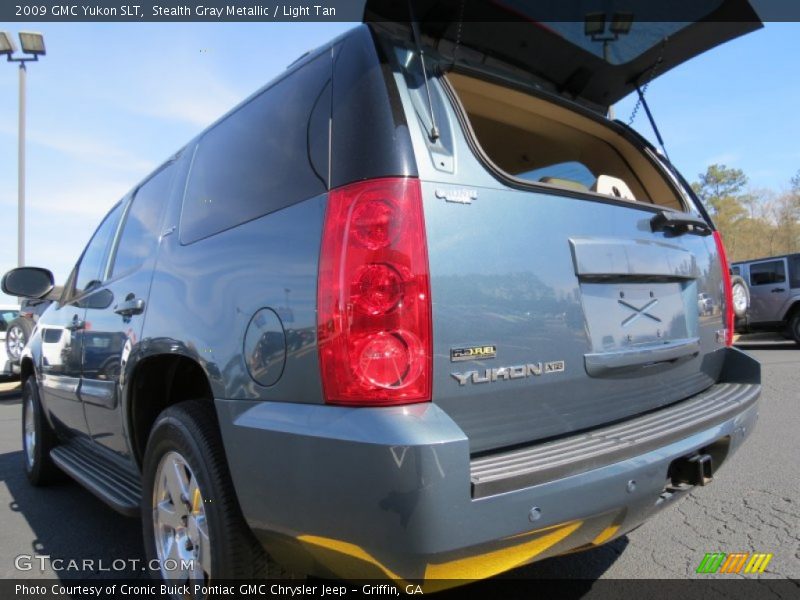 Stealth Gray Metallic / Light Tan 2009 GMC Yukon SLT